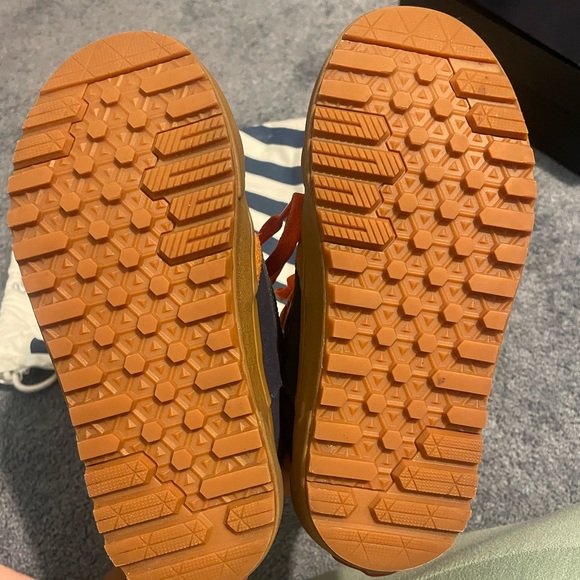 Vans - Picture 7 of 8